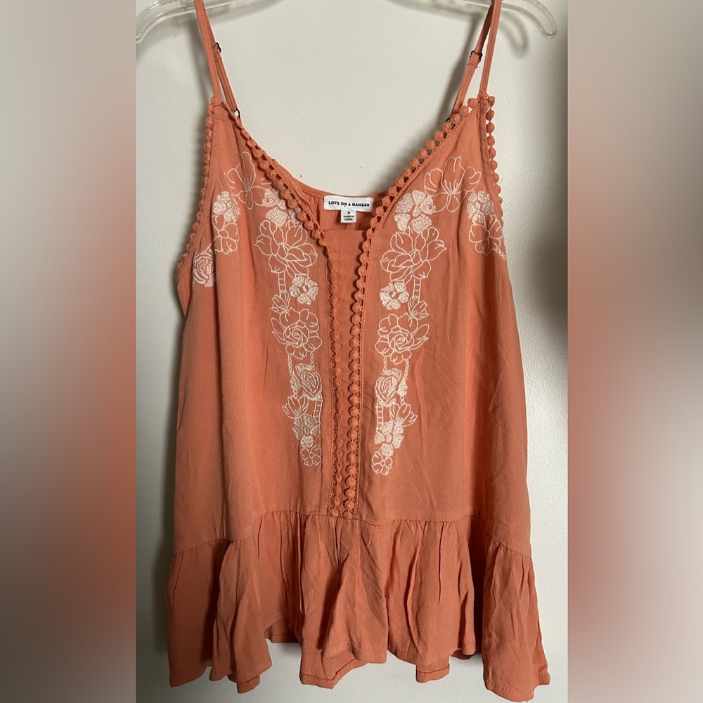 Love On A Hanger Peach Tank Top size small NEW